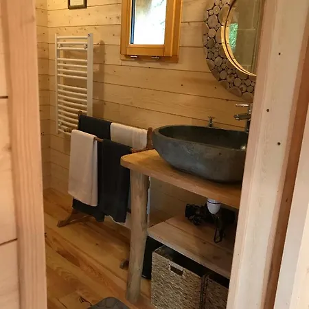 Cabane Perchee 营地 *