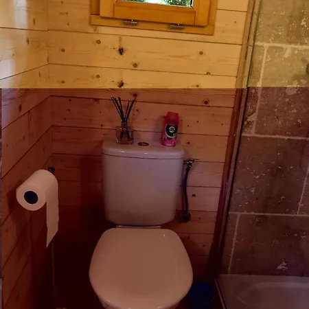 Cabane Perchee 营地